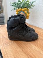 Nike Air Revolution Sky High, Verzenden, Zwart, Sneakers of Gympen, Zo goed als nieuw