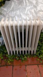 Twee Vintage Gietijzeren Radiatoren Jaren 30, Doe-het-zelf en Verbouw, Verwarming en Radiatoren, Ophalen, Gebruikt, Radiator, Minder dan 60 cm