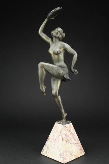 Art-Deco Beeld van danseres met tamboerijn en castagnetten beschikbaar voor biedingen