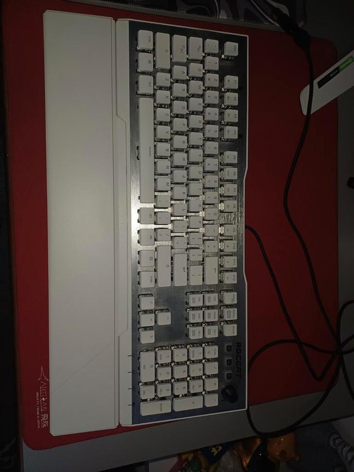 Roccat Vulcan 122 AIMO Gaming Toetsenbord, Computers en Software, Toetsenborden, Zo goed als nieuw, Qwerty, Bedraad, Gaming toetsenbord