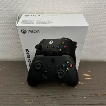Xbox series X/one controller zwart + evt battery pack beschikbaar voor biedingen