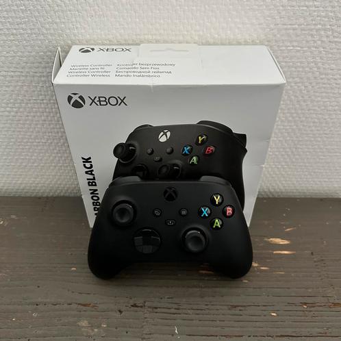 Xbox series X/one controller zwart + evt battery pack, Spelcomputers en Games, Spelcomputers | Xbox | Accessoires, Zo goed als nieuw
