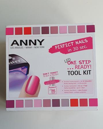 Perfecte nagels met ANNY-LED ONE STEP …READY! TOOL KIT beschikbaar voor biedingen
