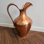 Gehamerd koper vaas / grote antiek koperen karaf 55cm hoog, Ophalen of Verzenden