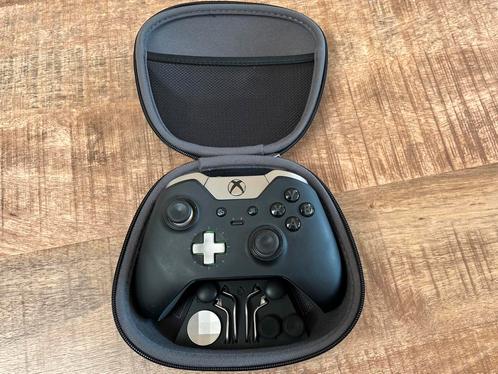 Microsoft Xbox One Elite Wireless Controller Zwart, Spelcomputers en Games, Spelcomputers | Xbox | Accessoires, Zo goed als nieuw