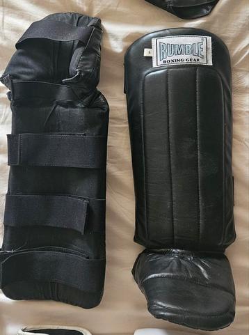 Rumble Scheenbeschermers maat L voor vechtsport beschikbaar voor biedingen
