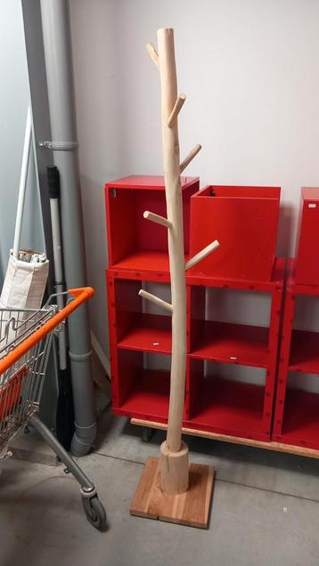 Houten Boomstam Kapstok - Uniek Design beschikbaar voor biedingen