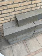 13 blauwe rechthoekige stenen /stapelblokken, Ophalen, Zo goed als nieuw, Beton, Klinkers