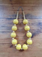 Ketting - houten gele kralen - lengte: 48 cm, Ophalen of Verzenden, Geel