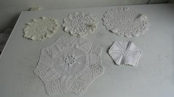 Gehaakte kleedjes, handgemaakt, vintage beschikbaar voor biedingen