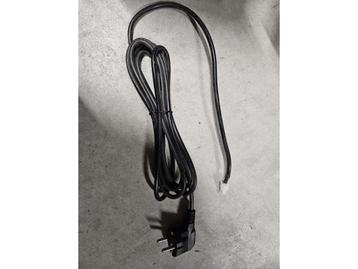 Partij 32x kabels / aansluitkabels met stekker beschikbaar voor biedingen