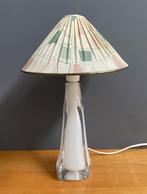 50 jaren wit glazen voet TAFEL LAMP crème wit groen roze kap, Huis en Inrichting, Gebruikt, Vintage, Ophalen of Verzenden, Minder dan 50 cm