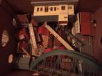 Doos met stations en huisjes, Ophalen of Verzenden, Gelijkstroom of Wisselstroom, Brug, Tunnel of Gebouw, Overige merken