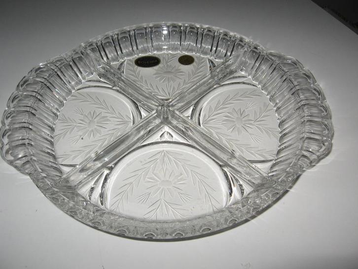 Nw Bohemia party schaal met ingeslepen bloemenmotief €10.50, Antiek en Kunst, Antiek | Glas en Kristal, Ophalen of Verzenden