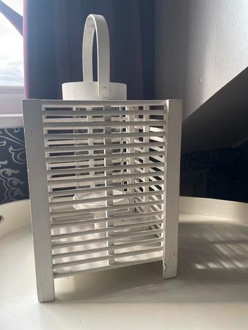 Windlicht wit met glazen binnenvaas beschikbaar voor biedingen