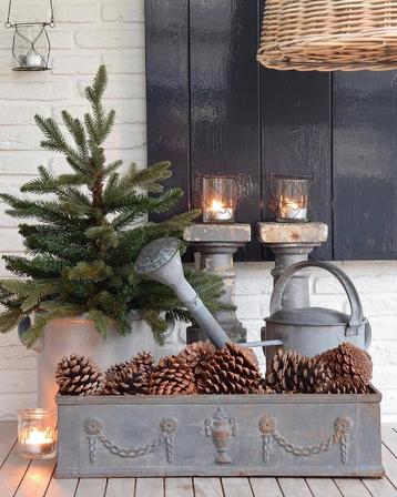 Oude Franse tuinbak beschikbaar voor biedingen