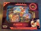 Pokémon Flareon Vmax Premium Collection, Ophalen of Verzenden, Minder dan 500 stukjes, Zo goed als nieuw