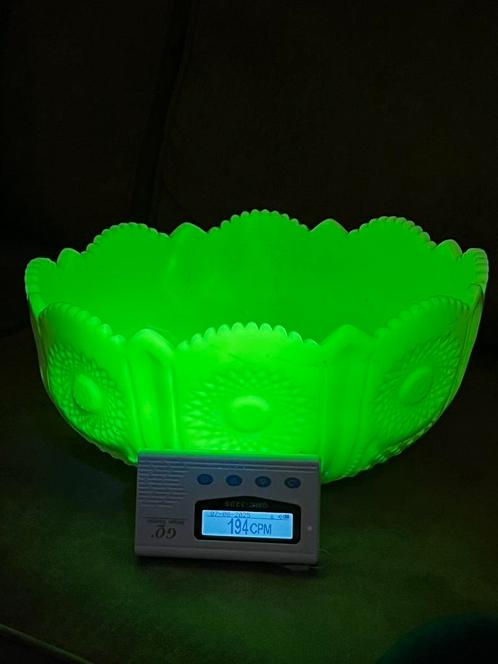 Mckee schaal ( custard uranium glas ), Antiek en Kunst, Antiek | Glas en Kristal, Ophalen of Verzenden