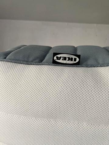 Matras 140x200 beschikbaar voor biedingen