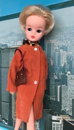 Vintage ribcord jas met tas voor Sindy Fleur Barbie excl pop, Ophalen of Verzenden, Gebruikt, Kleertjes