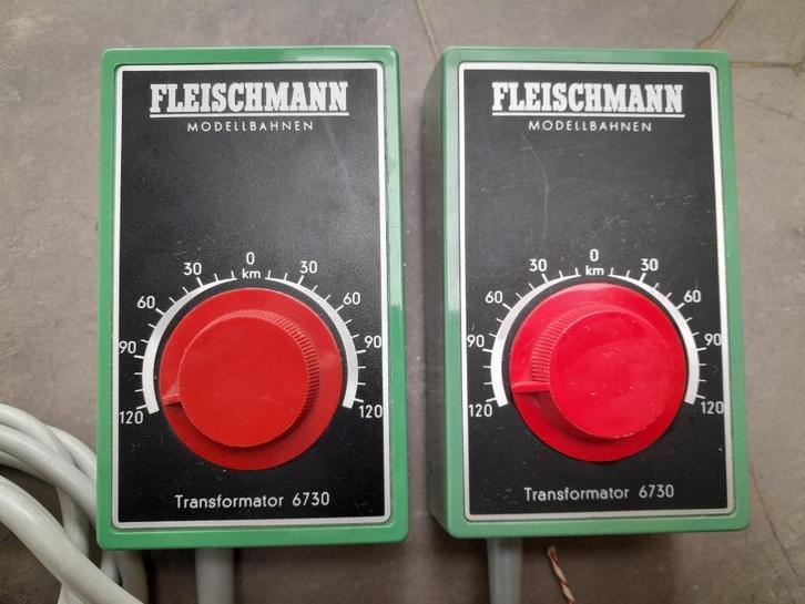 Fleischmann 6730 transformators (2 stuks), Hobby en Vrije tijd, Modeltreinen | H0, Gebruikt, Transformator of Voeding, Gelijkstroom