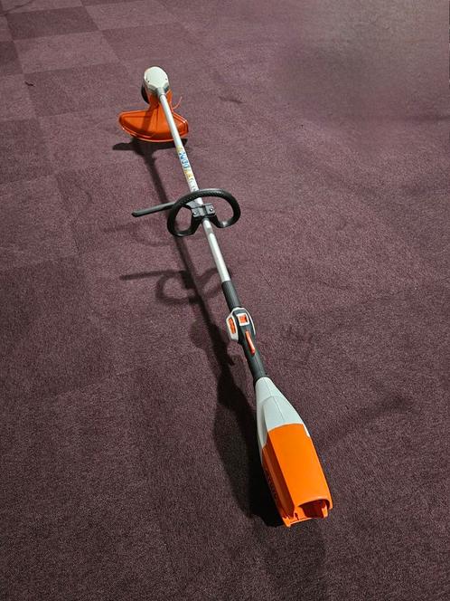 Stihl FSA 90 R Accu kantenmaaier - ZGAN - 2023, Tuin en Terras, Bosmaaiers, Zo goed als nieuw, Accu, 10 tot 30 cm, Ophalen
