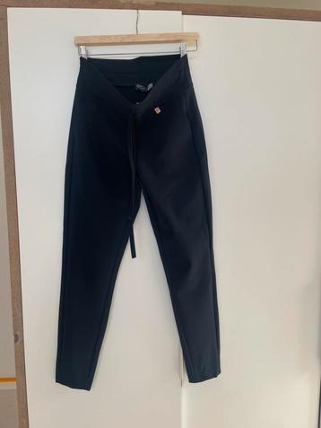 Studio Anneloes donkerblauwe broek maat  Medium beschikbaar voor biedingen