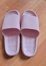 Nieuwe slippers maat 42/43., Slippers, Nieuw, Ophalen of Verzenden, Roze