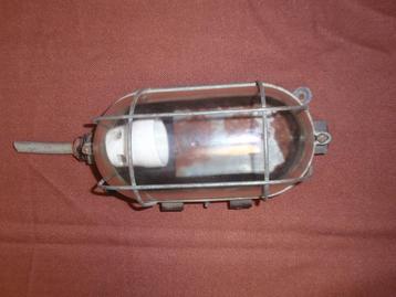 Buitenlamp retro bakelieten achterzijde beschikbaar voor biedingen