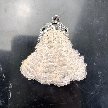 Vintage kralentasje sleutelhanger beschikbaar voor biedingen