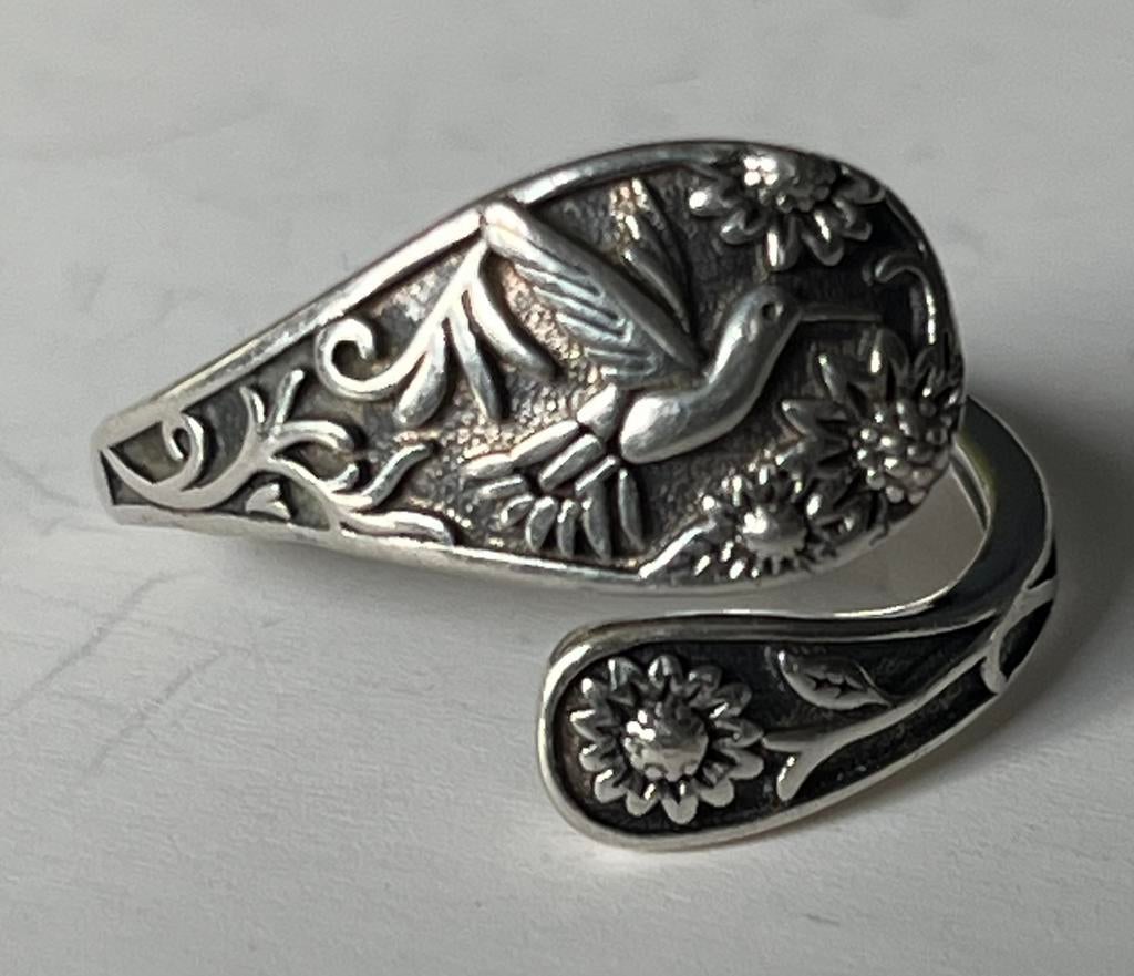Vintage zilveren ring Kolibrie met bloemen, Ophalen of Verzenden, Zo goed als nieuw, Zilver, Dame