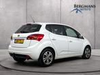 Kia Venga - 1.6 CVVT ExecutiveLine // DEALERONDERHOUDEN // T, 15 km/l, Gebruikt, 4 cilinders, Leder en Stof