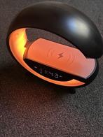 Klokradio met BlueTooth afspelen en opLaadplek telefoon, Ophalen of Verzenden, Zo goed als nieuw