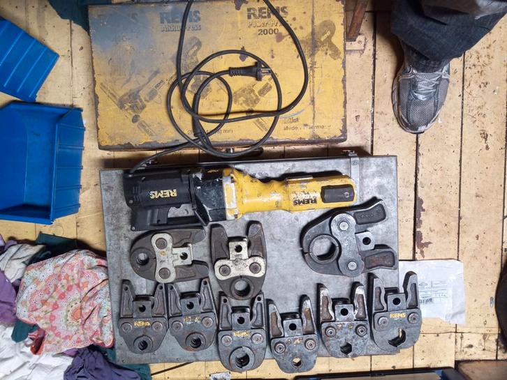 REMS Persmachine 230V + Bekken - Goede Staat!, Doe-het-zelf en Verbouw, Gereedschap | Handgereedschap, Ophalen of Verzenden