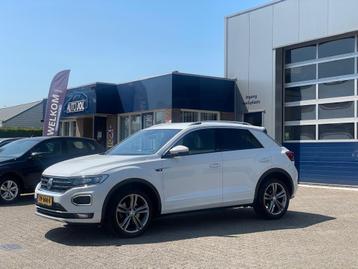 Volkswagen T-Roc 1.5 TSI Sport R-line | LED | trekhaak | rij beschikbaar voor biedingen