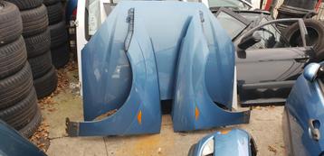 FORD FOCUS MK1 VOORSCHERMEN LINKS +RECHTS  BJ 98 TOT 2005 beschikbaar voor biedingen