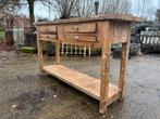 Oude werktafel of sidetable of werkbank of badkamer meubel, Ophalen