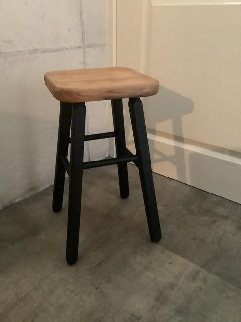 Krukje plantentafel massief eiken matzwart 35€, Huis en Inrichting, Krukjes, Zo goed als nieuw, Hout, Ophalen of Verzenden