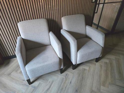 2 Stuks nette Fauteuils, Huis en Inrichting, Fauteuils, Zo goed als nieuw, Hout, Stof, 50 tot 75 cm, 75 tot 100 cm, Ophalen