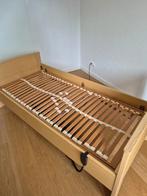 Bed 90 x 200 ledikant met elektrisch verstelbare bodem, Huis en Inrichting, Slaapkamer | Bedden, Ophalen, 90 cm, Eenpersoons, Bruin