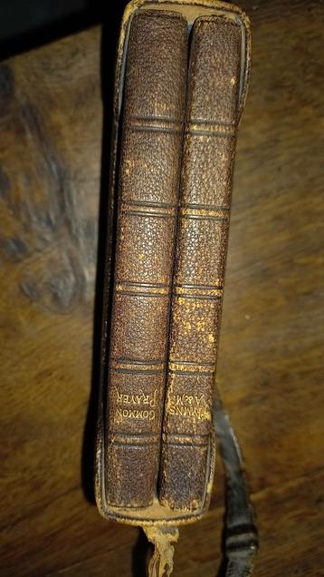 Antiek kerkboek & Liederenboeken Set beschikbaar voor biedingen
