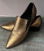 Vic Matie. Goudkleurige leren schoenen. Mt 40., Kleding | Dames, Schoenen, Overige kleuren, Overige typen, Ophalen of Verzenden