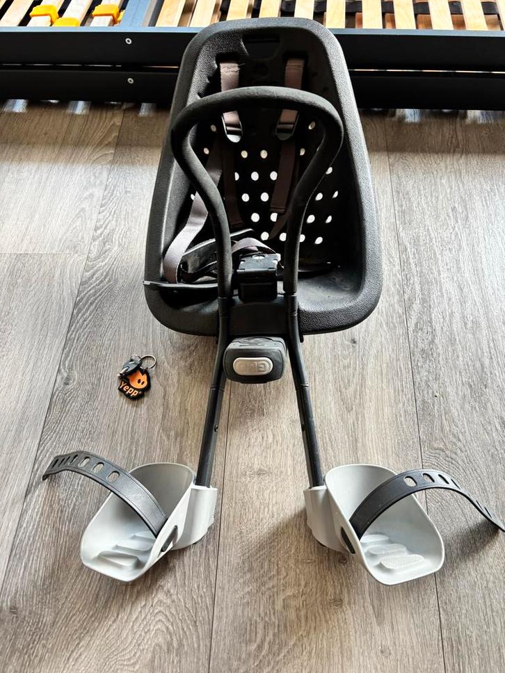 Yepp Fietsstoeltje Voorzitje, Fietsen en Brommers, Fietsaccessoires | Fietsstoeltjes, Gebruikt, Voorzitje, 9 t/m 18 kg, Voetsteuntjes