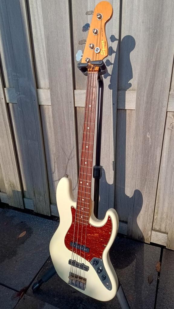 Squier by Fender Classic Vibe 60s jazz bass (2008), Muziek en Instrumenten, Snaarinstrumenten | Gitaren | Bas, Gebruikt, Elektrisch
