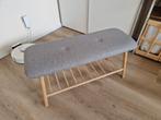 Grijze Bankje met Houten Onderstel, Ophalen, 75 tot 100 cm, Tweepersoons, Minder dan 150 cm