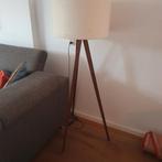Staande lamp hout 3 poot, Huis en Inrichting, Lampen | Vloerlampen, Ophalen, Zo goed als nieuw, Hout, 150 tot 200 cm