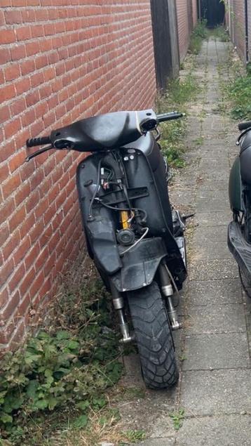 Piaggio typhoon 80cc 2 takt frame beschikbaar voor biedingen