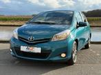 Toyota Yaris 1.0 VVT-i Comfort UNIEK / NAVI / CAMERA / WINTE, Gebruikt, Blauw, Bedrijf, Handgeschakeld
