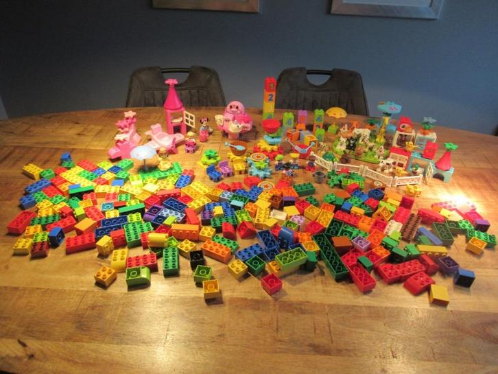 Heel veel Duplo met losse blokken dieren Minnie Mousse enz., Kinderen en Baby's, Speelgoed | Duplo en Lego, Zo goed als nieuw