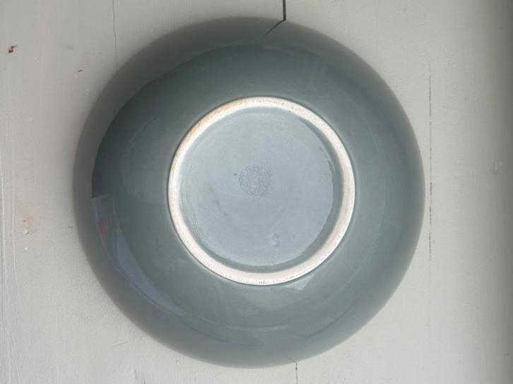 Blauwgrijze schaal van Boch met gemarmerde eieren, Antiek en Kunst, Ophalen of Verzenden